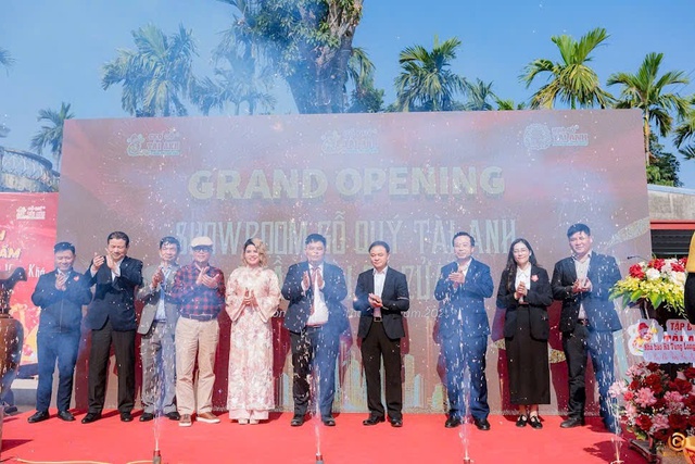 Khai trương Showroom Gỗ Qu&yacute; T&agrave;i Anh tại Th&agrave;nh phố Hải ph&ograve;ng- Ảnh 1.