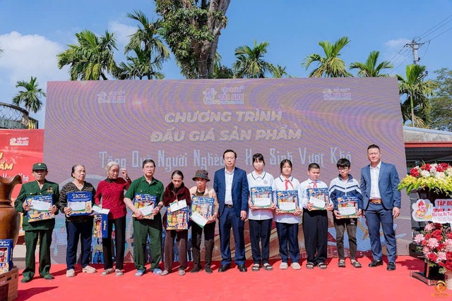 Khai trương Showroom Gỗ Qu&yacute; T&agrave;i Anh tại Th&agrave;nh phố Hải ph&ograve;ng- Ảnh 3.