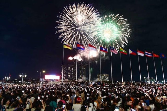 Tp. Hồ Ch&iacute; Minh rộn r&agrave;ng lễ hội, nhiều khu vui chơi ưu đ&atilde;i tết dương lịch 2026- Ảnh 3.