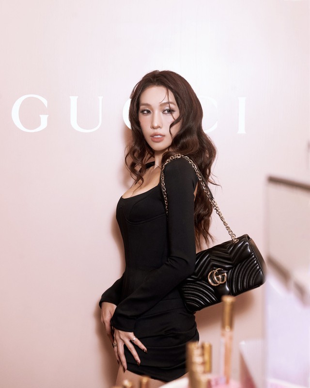 Mỹ nhân là "bạch nguyệt quang" của cả Vbiz, mẹ 2 con body bốc lửa, nhan sắc càng ngắm càng mê- Ảnh 3. Mỹ nhân là "bạch nguyệt quang" của cả Vbiz, mẹ 2 con body bốc lửa, nhan sắc càng ngắm càng mê- Ảnh 3.