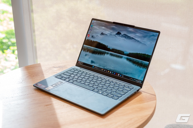 Trải nghiệm Lenovo Yoga Slim 7 Gen 10: Mỏng nhẹ, mạnh mẽ, &ldquo;đủ chuẩn&rdquo; AI PC cho d&acirc;n s&aacute;ng tạo, l&agrave;m việc- Ảnh 30.