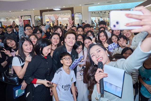 Owen ch&iacute;nh thức ra mắt New Concept Store với sự xuất hiện của cầu thủ Ho&agrave;ng Đức- Ảnh 6.