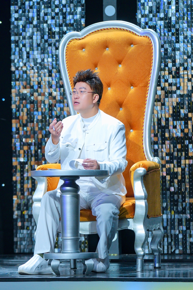 Huyền thoại Teen Pop bị n&oacute;i hết thời, ra đường bị hỏi: "Đi h&aacute;t được 500 ngh&igrave;n một ng&agrave;y kh&ocirc;ng?"- Ảnh 2.