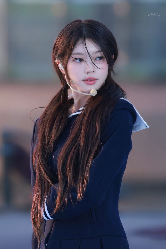 Ca khúc hot nhất lúc này: Mỹ nhân chỉ cần 3s nũng nịu làm cõi mạng phát cuồng, ai cũng muốn đu trend- Ảnh 4. Ca khúc hot nhất lúc này: Mỹ nhân chỉ cần 3s nũng nịu làm cõi mạng phát cuồng, ai cũng muốn đu trend- Ảnh 4.