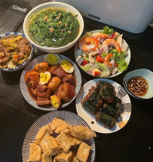 M&acirc;m cơm tưởng v&ocirc; hại nhưng lại đang &acirc;m thầm r&uacute;t vận của cả nh&agrave;- Ảnh 1.