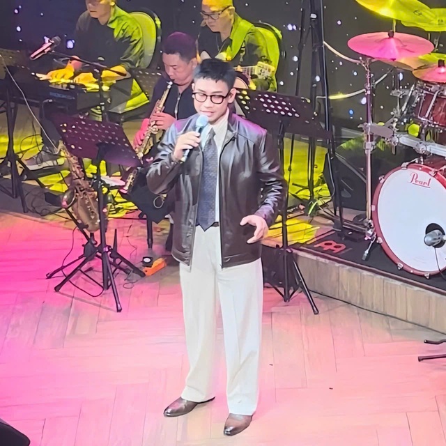 Nhiều ca sĩ nổi tiếng h&aacute;t trong đ&ecirc;m nhạc quy&ecirc;n g&oacute;p cho miền Trung- Ảnh 3.