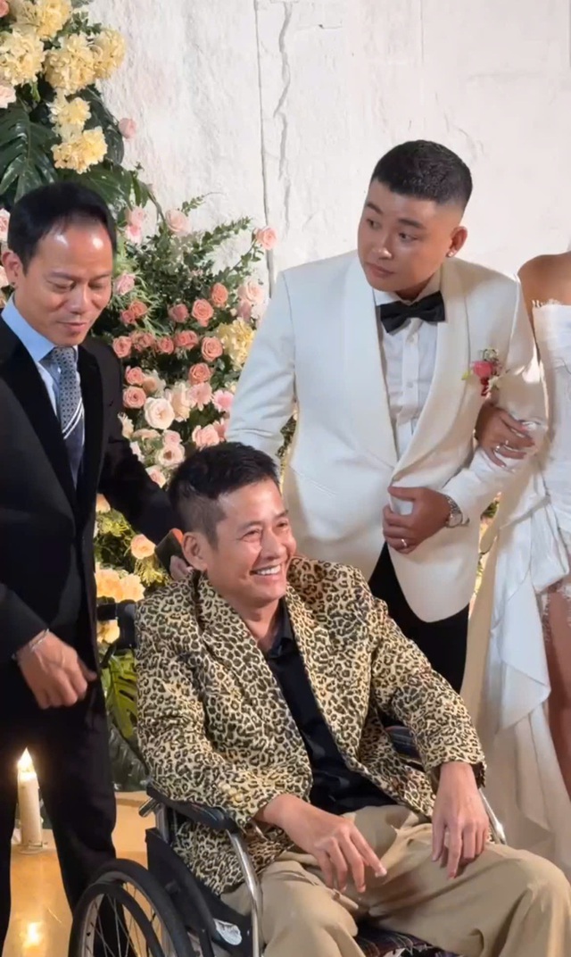 Nam nghệ sĩ đình đám một thời: Ngoài 60 bị đột quỵ, suy thận giai đoạn cuối, mất khả năng đi lại- Ảnh 4. Nam nghệ sĩ đình đám một thời: Ngoài 60 bị đột quỵ, suy thận giai đoạn cuối, mất khả năng đi lại- Ảnh 4.