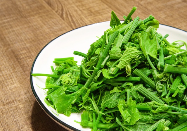 Top 10 loại rau sạch nhất, kh&ocirc;ng thuốc trừ s&acirc;u ngay cả khi kh&ocirc;ng rửa!- Ảnh 2.