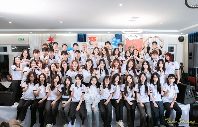 Tiếp nối ước mơ, gắn kết thế hệ trẻ người Việt tại Tachov- Ảnh 1.