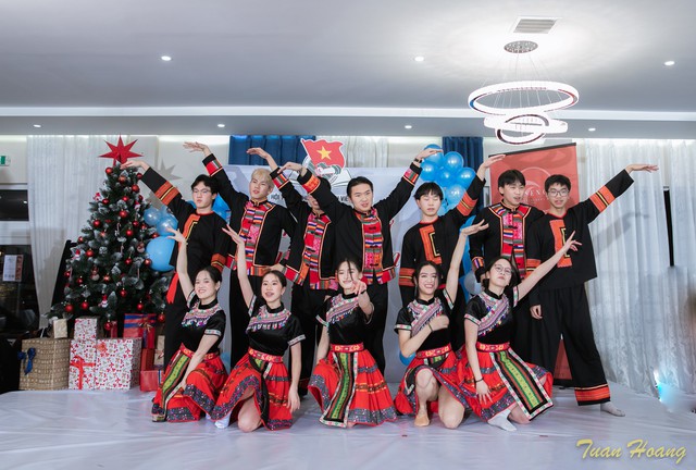 Tiếp nối ước mơ, gắn kết thế hệ trẻ người Việt tại Tachov- Ảnh 4.