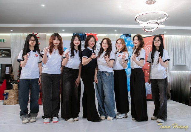 Tiếp nối ước mơ, gắn kết thế hệ trẻ người Việt tại Tachov- Ảnh 9.