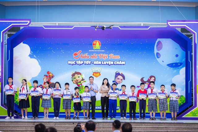 2.000 em thiếu nhi tham dự Ng&agrave;y hội "Thiếu nhi Việt Nam - Học tập tốt, R&egrave;n luyện chăm" tại tỉnh L&acirc;m Đồng- Ảnh 2.