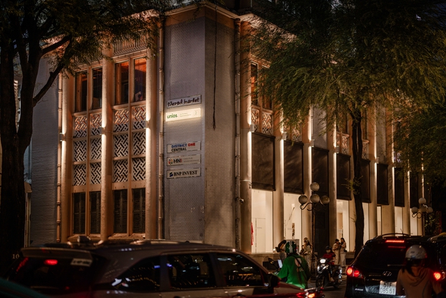 T&aacute;i sinh c&ocirc;ng tr&igrave;nh trăm năm tuổi bằng trải nghiệm &aacute;nh s&aacute;ng- Ảnh 1.