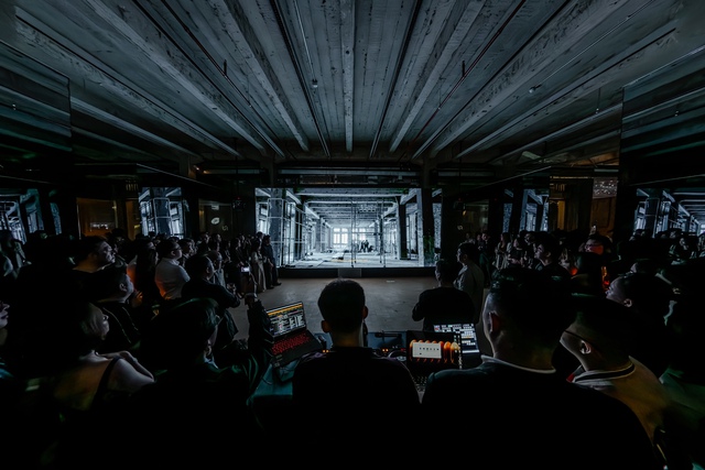 T&aacute;i sinh c&ocirc;ng tr&igrave;nh trăm năm tuổi bằng trải nghiệm &aacute;nh s&aacute;ng- Ảnh 2.