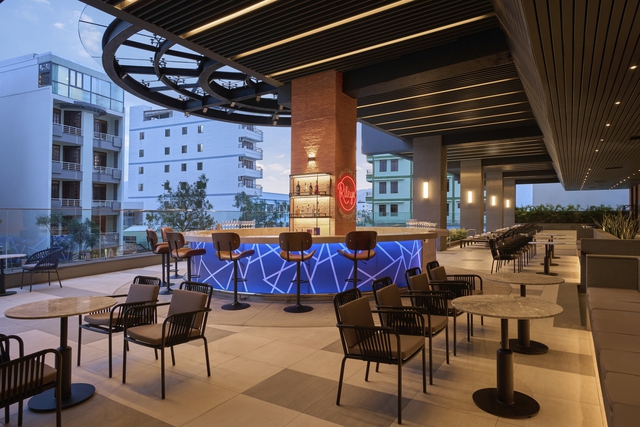 Khi du lịch Nha Trang bước vào giai đoạn "bleisure": Sự xuất hiện đúng thời điểm của Four Points by Sheraton Nha Trang- Ảnh 4. Khi du lịch Nha Trang bước vào giai đoạn "bleisure": Sự xuất hiện đúng thời điểm của Four Points by Sheraton Nha Trang- Ảnh 4.