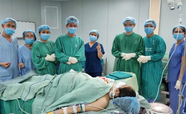 Kỳ Tích Y Học Việt Nam: Cấy Ghép Bàn Tay Đứt Lìa Lên Cẳng Chân Sản Phụ Mang Song Thai – Cuộc Chờ Đợi Nhân Văn Và Màn Tái Nối Chức Năng Vượt Qua Giới Hạn- Ảnh 3.