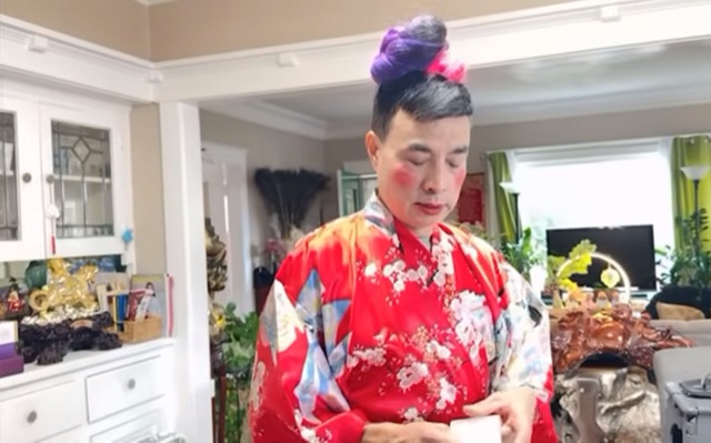 Ngỡ ngàng trước diện mạo bố ruột bé Xuân Mai ở tuổi ngoài 60- Ảnh 1. Ngỡ ngàng trước diện mạo bố ruột bé Xuân Mai ở tuổi ngoài 60- Ảnh 1.