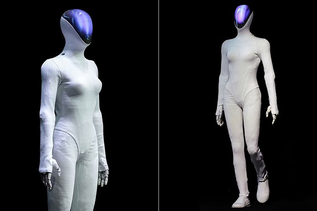 CEO hãng xe Trung Quốc ra lệnh 'cắt chân' robot ngay trên sân khấu để chứng minh không có người bên trong- Ảnh 1. CEO hãng xe Trung Quốc ra lệnh 'cắt chân' robot ngay trên sân khấu để chứng minh không có người bên trong- Ảnh 1.