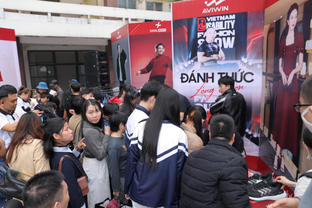 Thời trang tử tế chạm đến con người- Ảnh 1.