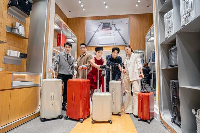 "Terracotta & Clay" - Rimowa tr&igrave;nh l&agrave;ng bộ sưu tập cho m&ugrave;a lễ hội đa sắc- Ảnh 6.