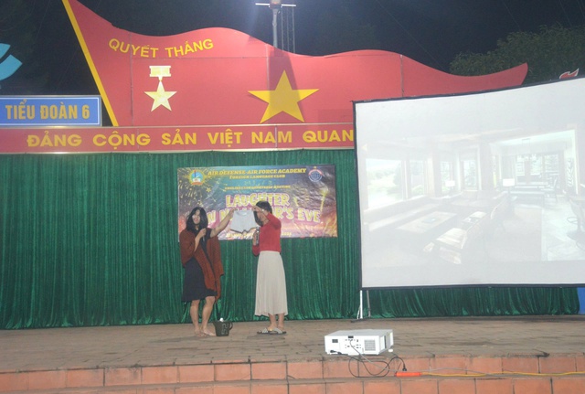Học viện Phòng không-Không quân: Sôi nổi hội thi tiếng Anh - “Happy New Year”- Ảnh 3. Học viện Phòng không-Không quân: Sôi nổi hội thi tiếng Anh - “Happy New Year”- Ảnh 3.