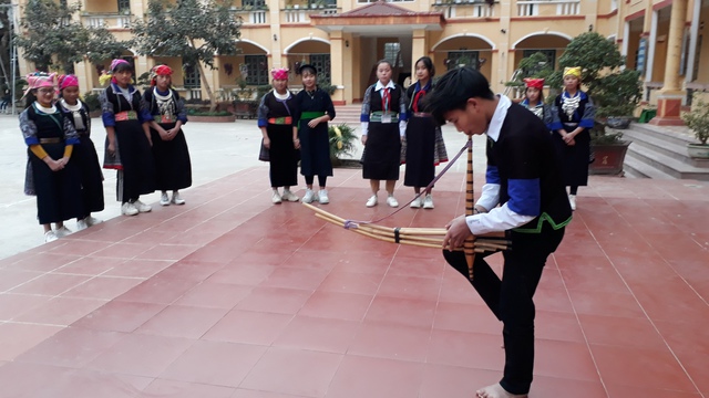 L&ecirc;n M&ugrave; Cang Chải xem hội Kh&egrave;n M&ocirc;ng, ngắm hoa Tớ D&agrave;y v&agrave; nghe lời tỏ t&igrave;nh m&ugrave;a xu&acirc;n- Ảnh 3.