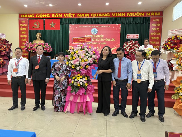 Tân Vĩnh Lộc khởi sắc: Đại hội đại biểu Hội Doanh nghiệp xã lần thứ I – Dấu ấn của tinh thần đồng hành và đổi mới- Ảnh 1. Tân Vĩnh Lộc khởi sắc: Đại hội đại biểu Hội Doanh nghiệp xã lần thứ I – Dấu ấn của tinh thần đồng hành và đổi mới- Ảnh 1.