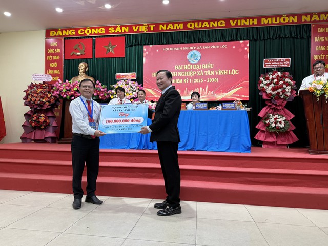 Tân Vĩnh Lộc khởi sắc: Đại hội đại biểu Hội Doanh nghiệp xã lần thứ I – Dấu ấn của tinh thần đồng hành và đổi mới- Ảnh 4. Tân Vĩnh Lộc khởi sắc: Đại hội đại biểu Hội Doanh nghiệp xã lần thứ I – Dấu ấn của tinh thần đồng hành và đổi mới- Ảnh 4.