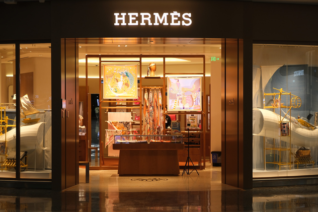 C&uacute; lừa đau của giới t&agrave;i phiệt: Người thừa kế Herm&egrave;s bị c&ocirc; lập, t&agrave;i sản &acirc;m thầm mất sạch trong 26 năm- Ảnh 7.