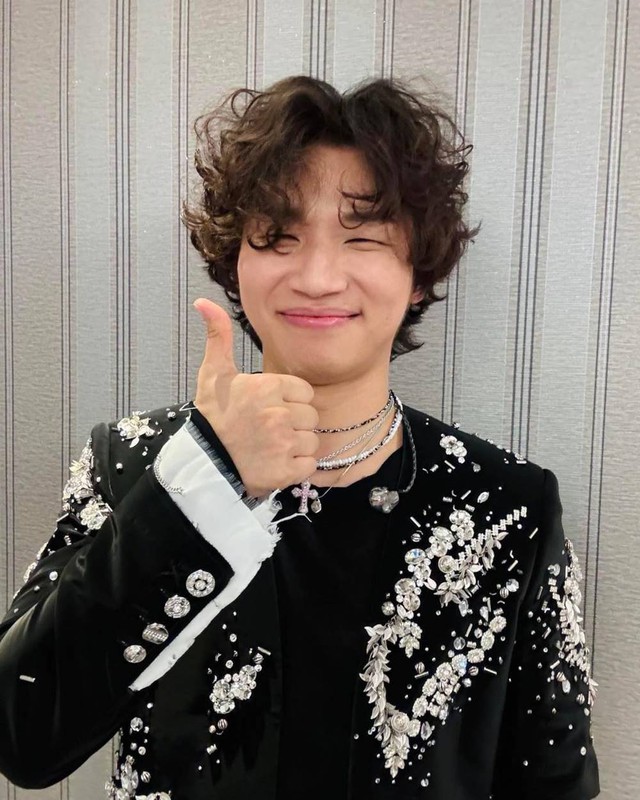 Không ai ngờ đến: Ca sĩ ế nhất Kbiz hẹn hò với mỹ nhân trong mộng của hàng triệu fanboy- Ảnh 4.