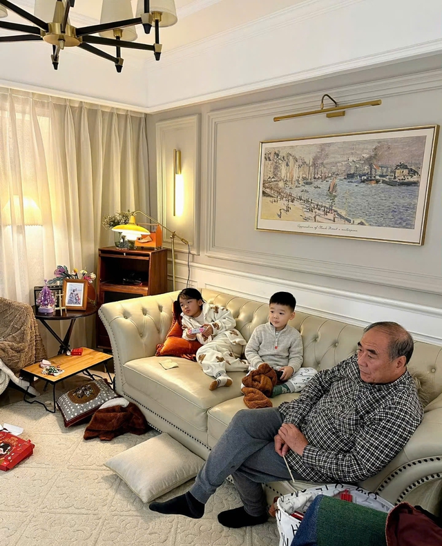 Phóng to ảnh giúp việc với bố chồng trong bếp: Con dâu bật khóc khi hiểu ra- Ảnh 3.