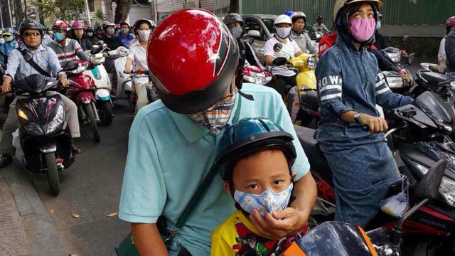 H&agrave; Nội &ocirc; nhiễm kh&ocirc;ng kh&iacute; k&eacute;o d&agrave;i, BS chỉ r&otilde; ai đang bị bụi mịn tấn c&ocirc;ng nhiều nhất- Ảnh 2.