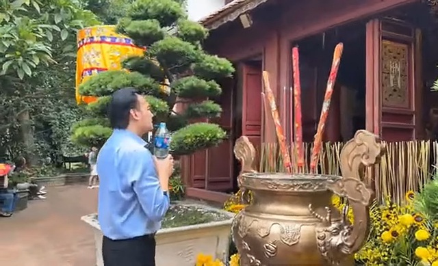 Nam NSƯT nổi danh miền Nam từ Mỹ về nước, ra Hà Nội "trả lễ"- Ảnh 2. Nam NSƯT nổi danh miền Nam từ Mỹ về nước, ra Hà Nội "trả lễ"- Ảnh 2.