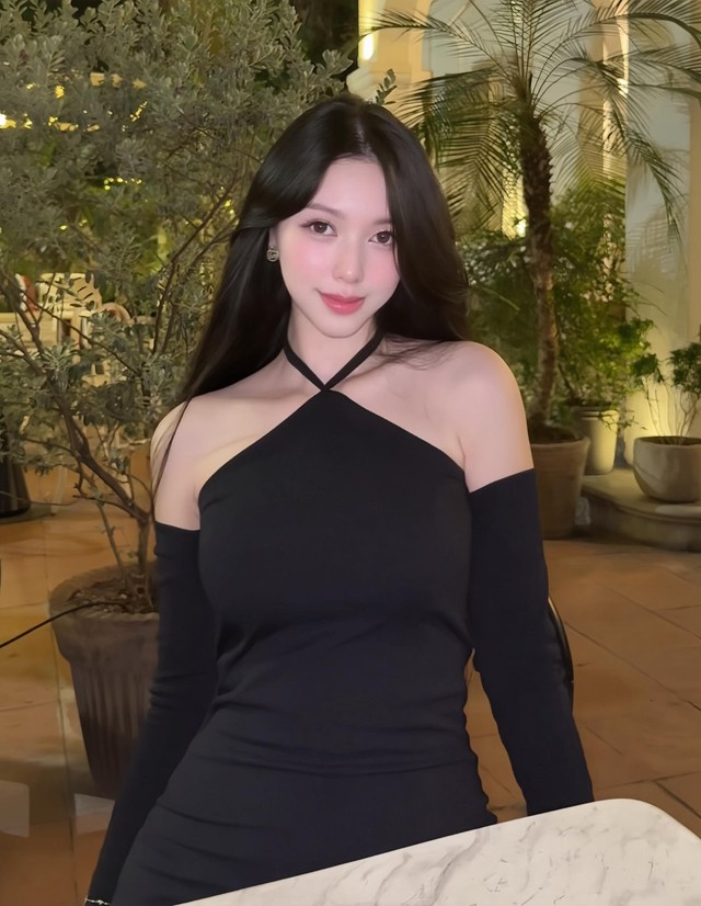 Cô gái công khai nắm tay, tình tứ với Huỳnh Anh đang viral là ai?- Ảnh 10.