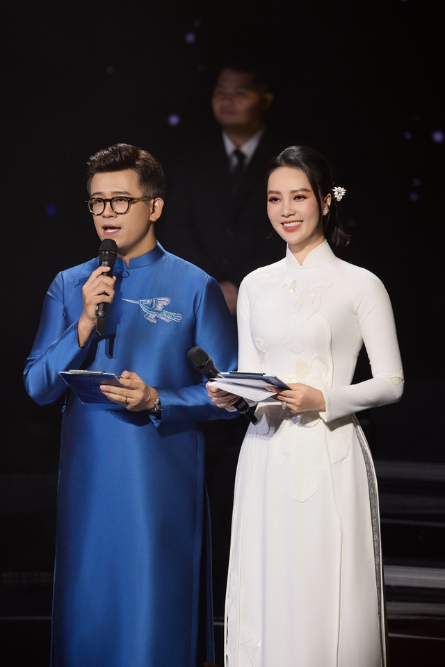 &Aacute; hậu Thụy V&acirc;n xuất hiện xinh đẹp sau gần 1 năm b&iacute; mật sinh con lần 2- Ảnh 2.