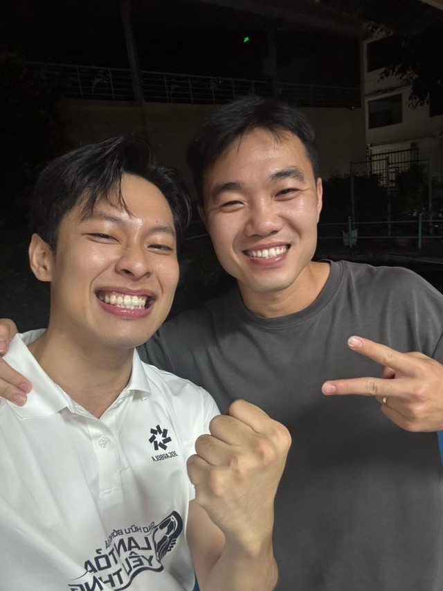 Nam rapper khoe ảnh với d&agrave;n cầu thủ nổi tiếng nhất Việt Nam C&ocirc;ng Phượng, Văn To&agrave;n, c&oacute; cả một HLV cực hot- Ảnh 3.