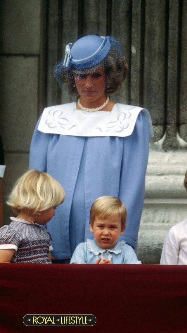 Học Công chúa Charlotte diện váy nhung tưởng nhớ bà nội: Bí quyết để bé hóa Học Công chúa Charlotte diện váy nhung tưởng nhớ bà nội: Bí quyết để bé hóa