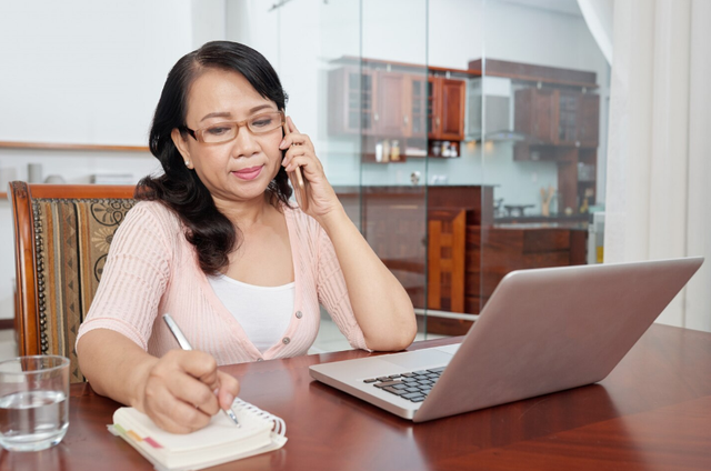 Lương hưu 7 triệu, ở nh&agrave; tr&ocirc;ng ch&aacute;u nhưng th&aacute;ng n&agrave;o t&ocirc;i cũng hết tiền, nhờ con trai hỗ trợ th&igrave; con n&oacute;i một c&acirc;u khiến t&ocirc;i n&iacute;n bặt- Ảnh 1.