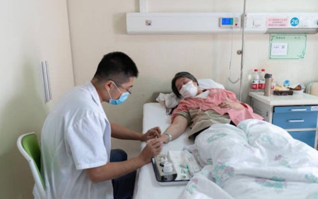 Hai mẹ con c&ugrave;ng uống một loại sữa mỗi ng&agrave;y đều bị ung thư gan: B&aacute;c sĩ tiết lộ l&yacute; do, người mẹ gục xuống hối hận- Ảnh 1.