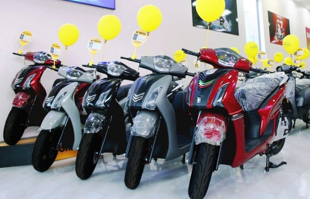 Xe m&aacute;y điện gi&aacute; 25 triệu đồng khiến Honda SH "bất ngờ" v&igrave; ngoại h&igrave;nh như 2 giọt nước, đ&atilde; về đại l&yacute;- Ảnh 2.