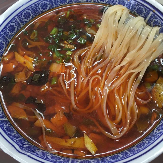 Bỏ t&uacute;i 8 m&oacute;n ngon "giấu k&iacute;n" ở H&agrave;m Dương: Ăn một miếng l&agrave; thấy cả ng&agrave;n năm lịch sử, kh&aacute;ch du lịch s&agrave;nh sỏi mới biết đường t&igrave;m- Ảnh 3.