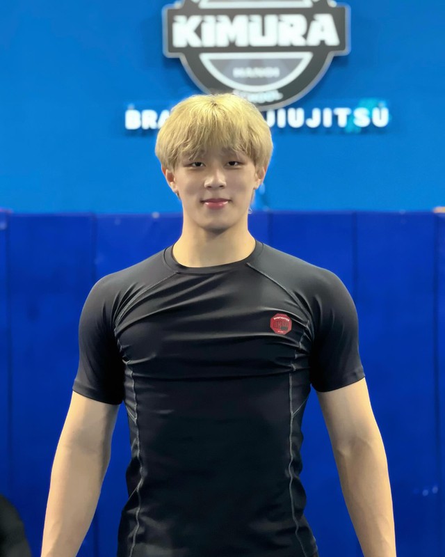 Trai đẹp tuyển v&otilde; Việt Nam dự SEA Games 33: Visual cực phẩm, body 6 m&uacute;i cuồn cuộn- Ảnh 8.