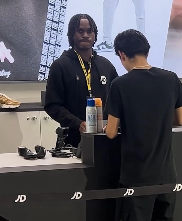 Sự thật đau đầu về "anh da đen bận rộn nhất hành tinh" làm 1001 nghề đang viral nhất mạng- Ảnh 4. Sự thật đau đầu về "anh da đen bận rộn nhất hành tinh" làm 1001 nghề đang viral nhất mạng- Ảnh 4.