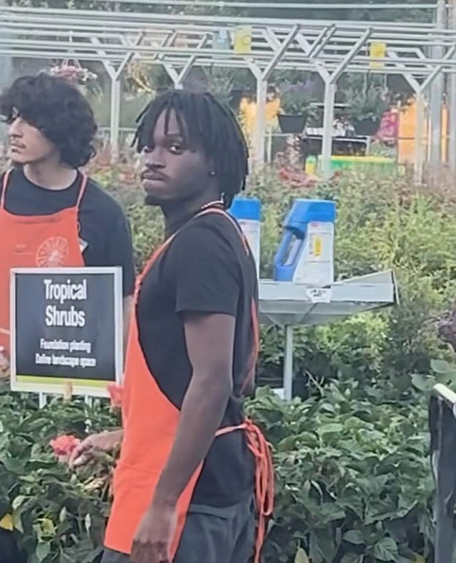 Sự thật đau đầu về "anh da đen bận rộn nhất hành tinh" làm 1001 nghề đang viral nhất mạng- Ảnh 6. Sự thật đau đầu về "anh da đen bận rộn nhất hành tinh" làm 1001 nghề đang viral nhất mạng- Ảnh 6.