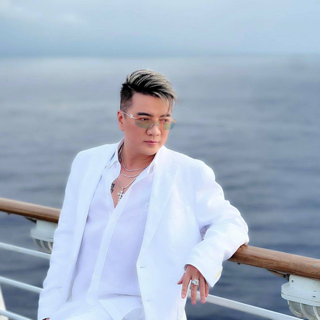 Đ&agrave;m Vĩnh Hưng sau 4 năm ly h&ocirc;n vợ hơn 17 tuổi: "T&ocirc;i giờ trai g&aacute;i cũng kh&ocirc;ng lu&ocirc;n, sống thanh tịnh"- Ảnh 2.