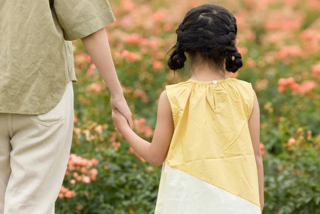 Đến 50 tuổi mới hiểu: Bất hạnh lớn nhất của một gia đình là cha mẹ mở miệng nói 3 câu này- Ảnh 1. Đến 50 tuổi mới hiểu: Bất hạnh lớn nhất của một gia đình là cha mẹ mở miệng nói 3 câu này- Ảnh 1.