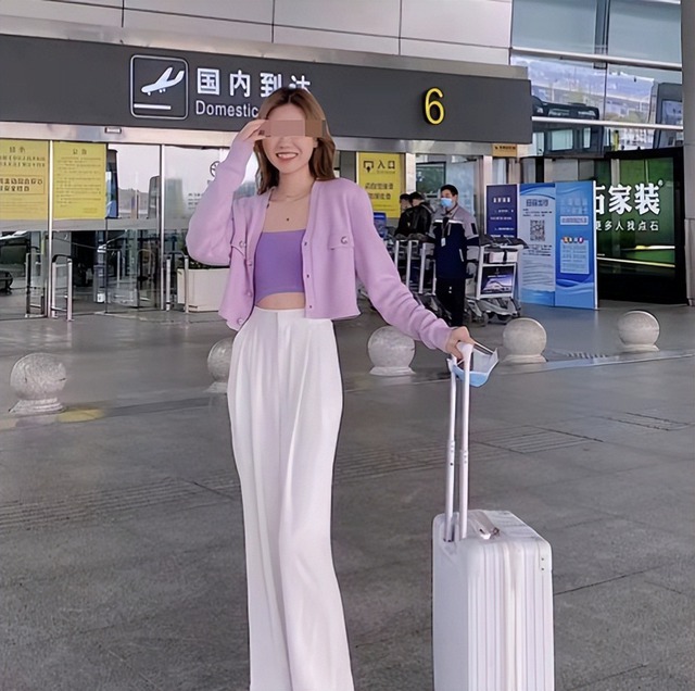 Con g&aacute;i mất t&iacute;ch sau chuyến bay nhập học, 14 năm sau, người cha bất ngờ nhận được thư ghi t&ecirc;n c&ocirc; v&agrave; ng&atilde; khuỵu khi mở ra- Ảnh 1.