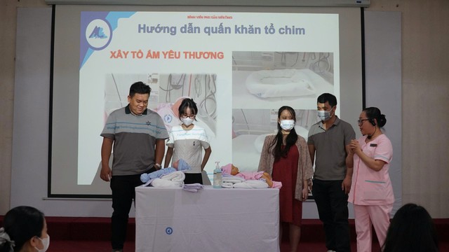 Không khí ấm áp tại lớp học tiền sản Bệnh viện Phụ sản MêKông: Trang bị kiến thức – truyền hơi ấm yêu thương cho hành trình làm cha mẹ- Ảnh 2. Không khí ấm áp tại lớp học tiền sản Bệnh viện Phụ sản MêKông: Trang bị kiến thức – truyền hơi ấm yêu thương cho hành trình làm cha mẹ- Ảnh 2.