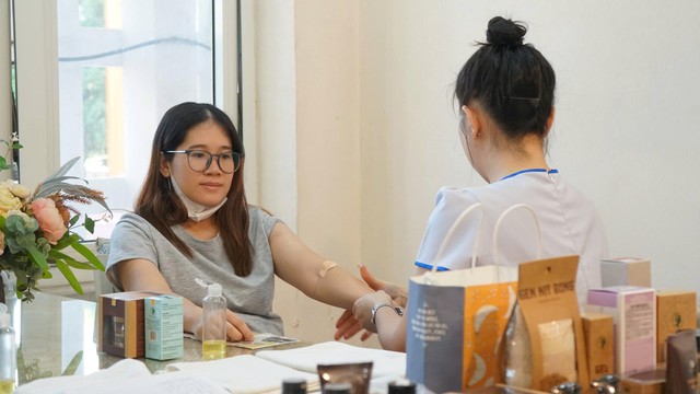 Không khí ấm áp tại lớp học tiền sản Bệnh viện Phụ sản MêKông: Trang bị kiến thức – truyền hơi ấm yêu thương cho hành trình làm cha mẹ- Ảnh 3. Không khí ấm áp tại lớp học tiền sản Bệnh viện Phụ sản MêKông: Trang bị kiến thức – truyền hơi ấm yêu thương cho hành trình làm cha mẹ- Ảnh 3.