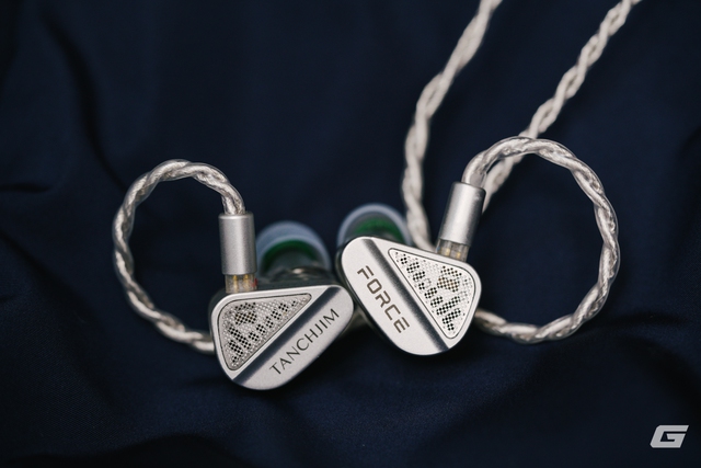 Đánh giá Tanchjim x Effect Audio Force: Cặp tai nghe kỳ lạ với 2 màng Dynamic và thiết kế "đeo chặt nhưng vẫn hở"- Ảnh 1. Đánh giá Tanchjim x Effect Audio Force: Cặp tai nghe kỳ lạ với 2 màng Dynamic và thiết kế "đeo chặt nhưng vẫn hở"- Ảnh 1.